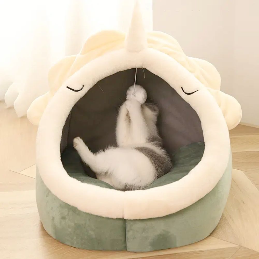 The Vela Dino-Den: Adorable Dinosaur Pet House with Toy